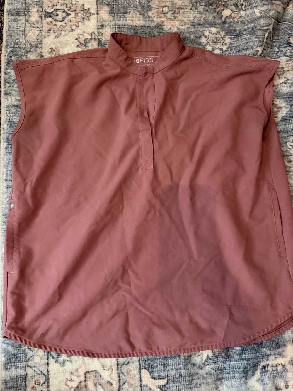 Figs women’s Casual scrub Shirt — mauve